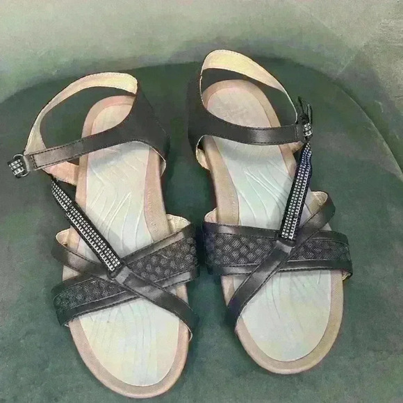 JBU memory foam sandals size 8.5 - Picture 3 of 8